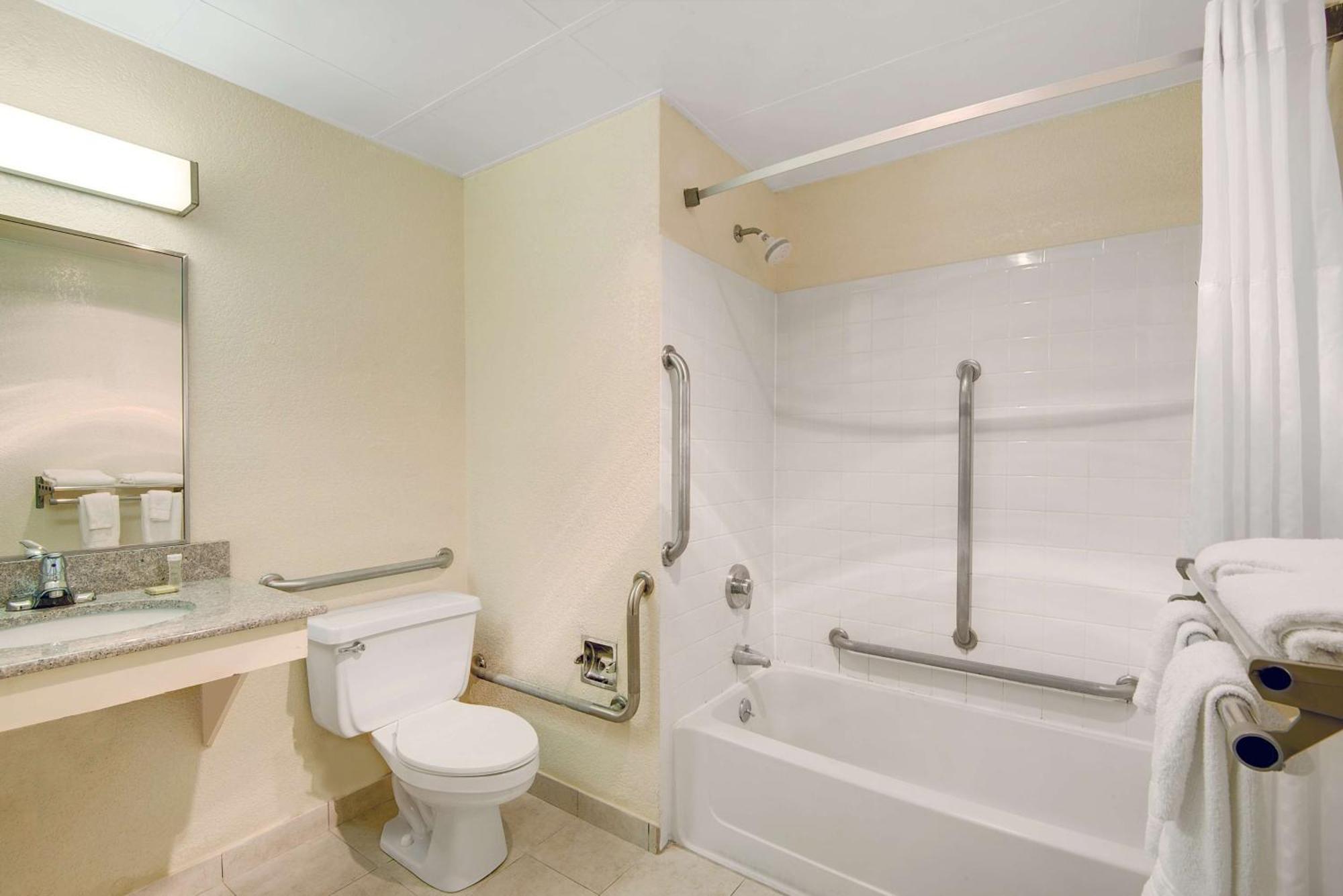 Super 8 By Wyndham Stamford/New York City Area Ngoại thất bức ảnh